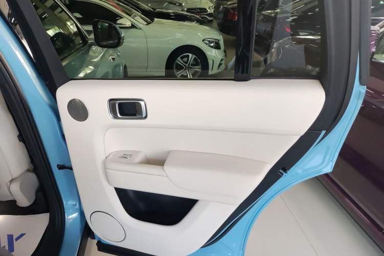 Used Li Auto L8 2024 Ultra Model Right Rear Door Interior