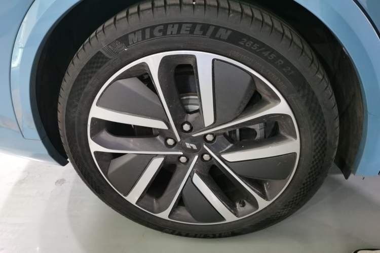 Used Li Auto L8 2024 Ultra Model Right Rear Wheel Hub