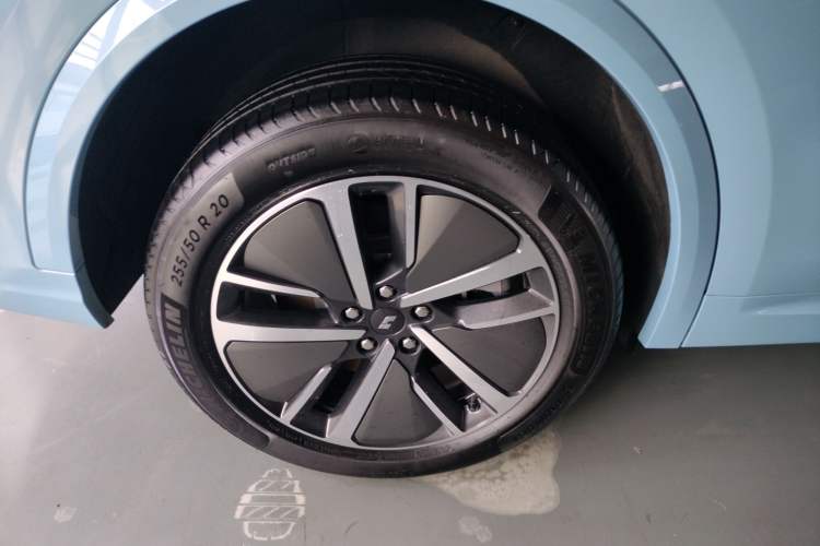 Used Li Auto L8 2024 Max Right Rear Wheel Hub