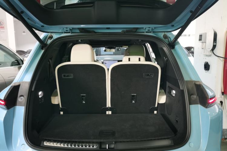 Used Li Auto L8 2024 Ultra Model Trunk