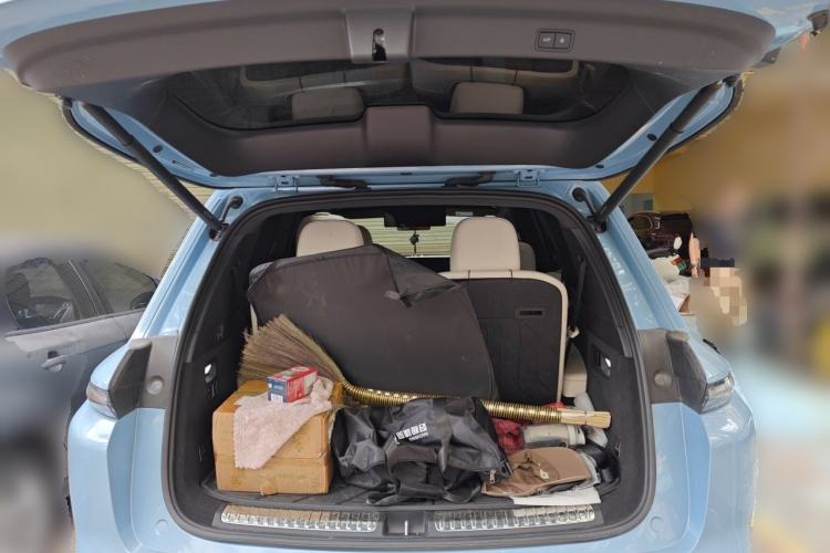 Used Li Auto L8 2024 Ultra Model Trunk