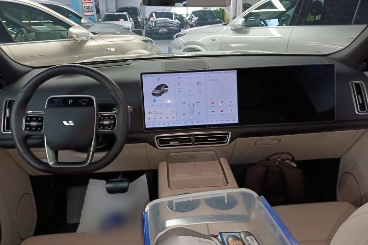 Used Li Auto L8 2024 Ultra Model Center Console