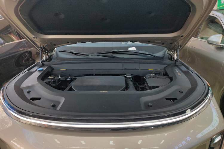 Used Li Auto L8 2024 Max Engine Bay