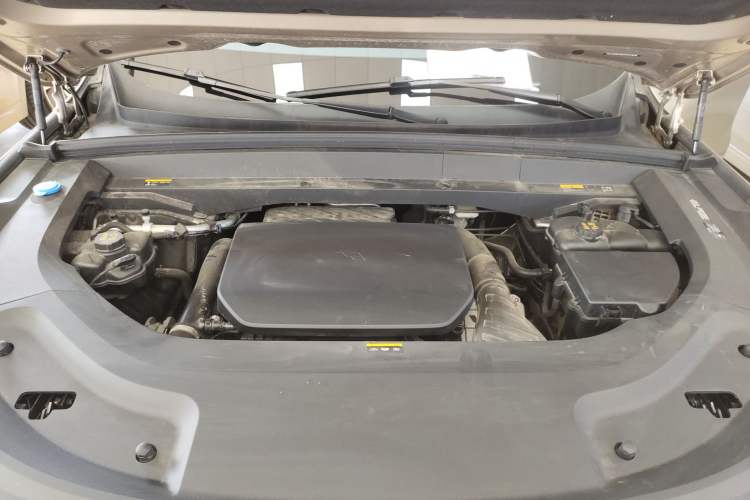 Used Li Auto L8 2024 Ultra Model Engine Bay