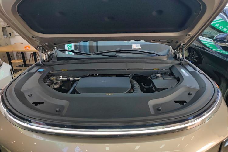 Used Li Auto L8 2024 Pro Model Engine Bay