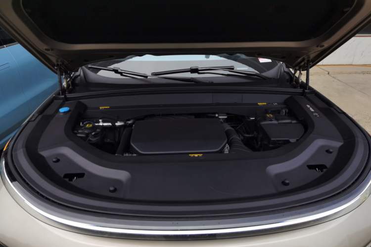 Used Li Auto L8 2024 Ultra Model Engine Bay