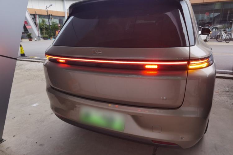 Used Li Auto L8 2024 Ultra Model Exterior 4