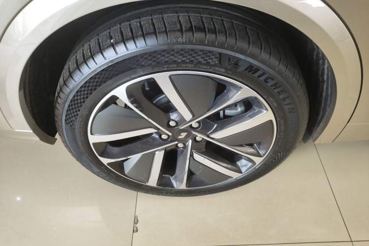 Used Li Auto L8 2024 Ultra Model Exterior 8