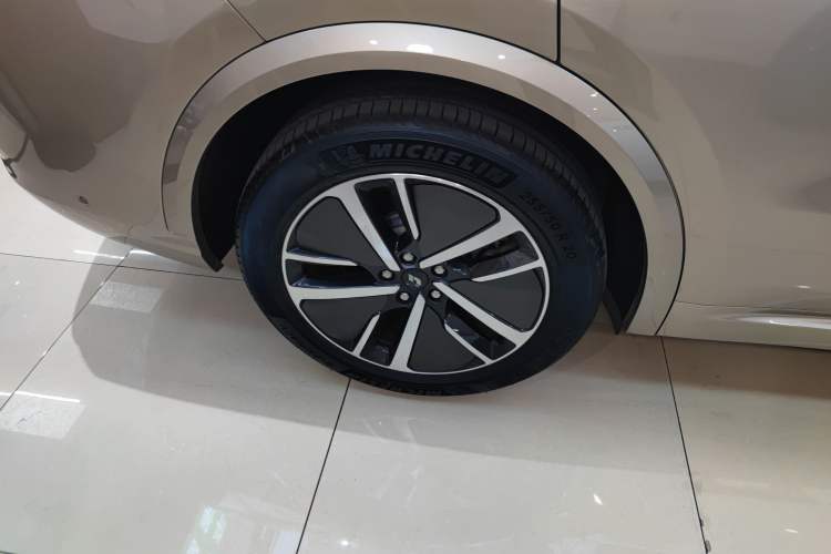 Used Li Auto L8 2024 Pro Model Exterior 8