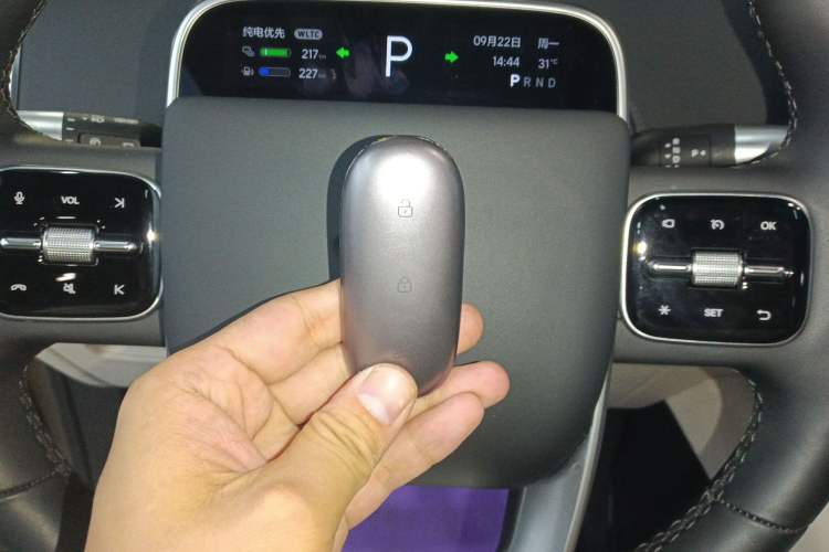 Used Li Auto L8 2024 Ultra Model Interior 1
