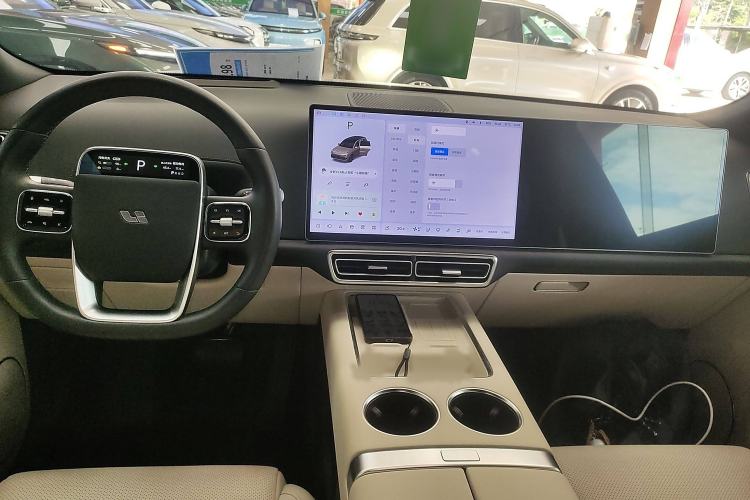 Used Li Auto L8 2024 Ultra Model Interior 2