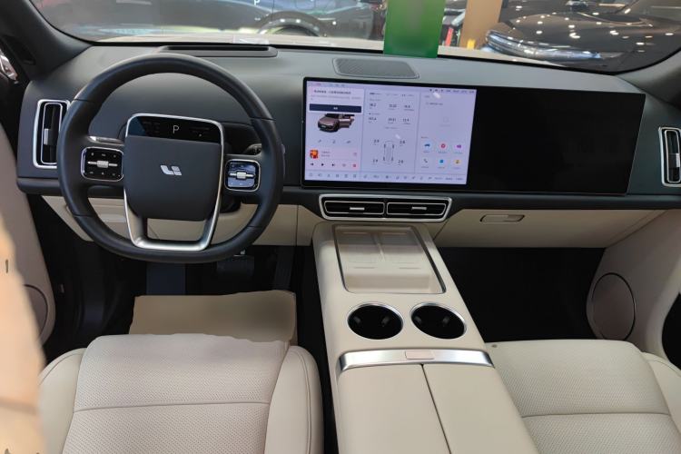 Used Li Auto L8 2024 Pro Model Interior 2