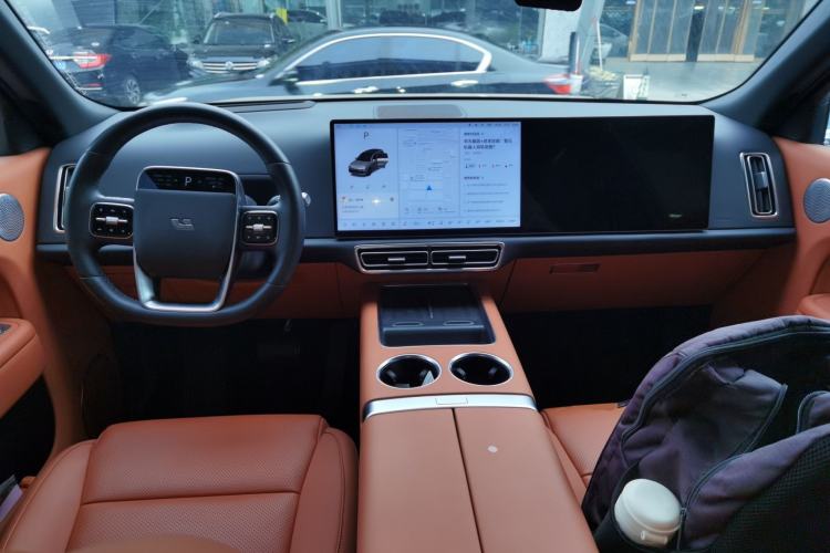 Used Li Auto L8 2024 Ultra Model Interior 2