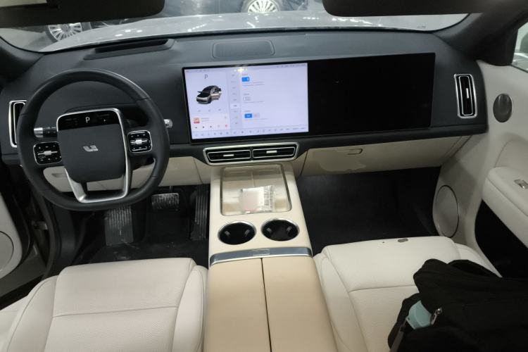 Used Li Auto L8 2024 Pro Model Interior 2
