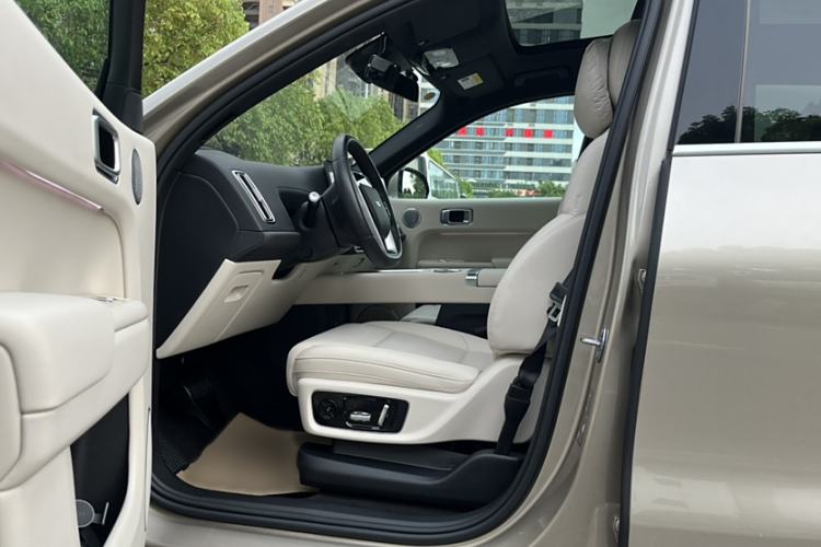 Used Li Auto L8 2024 Max Interior 3