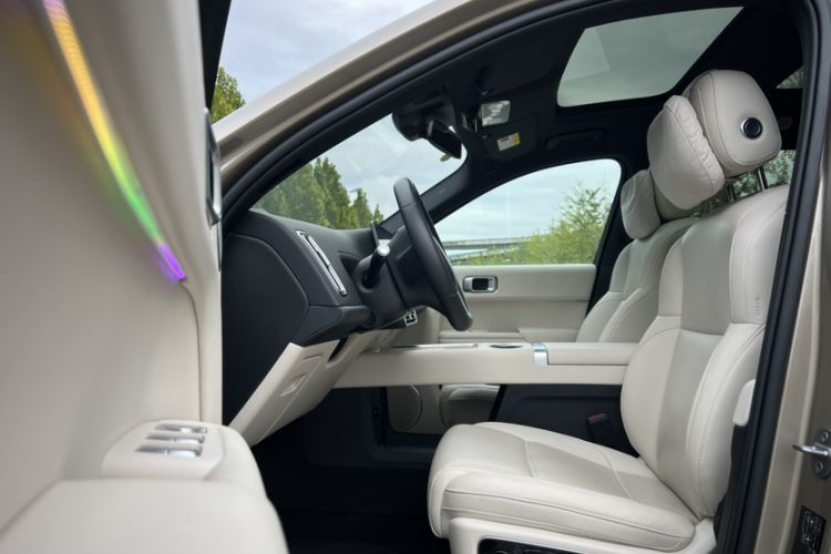 Used Li Auto L8 2024 Max Interior 3