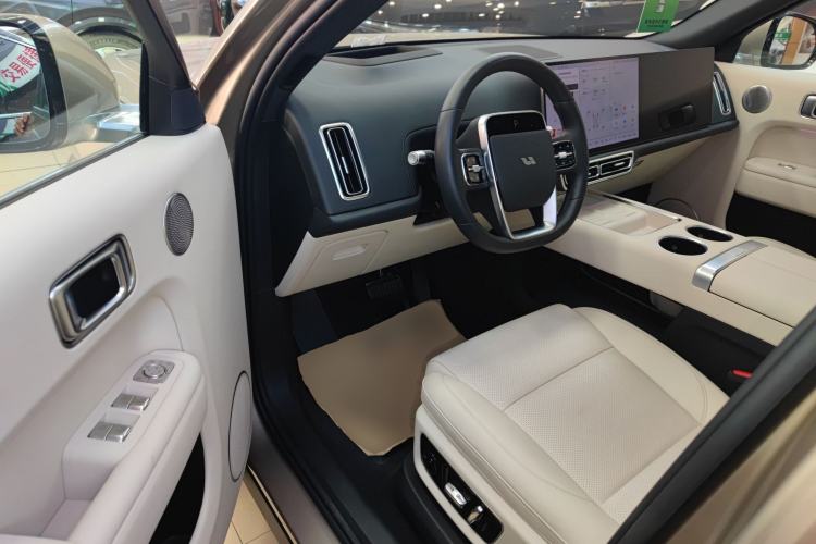 Used Li Auto L8 2024 Pro Model Interior 3