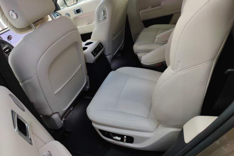Used Li Auto L8 2024 Max Interior 4