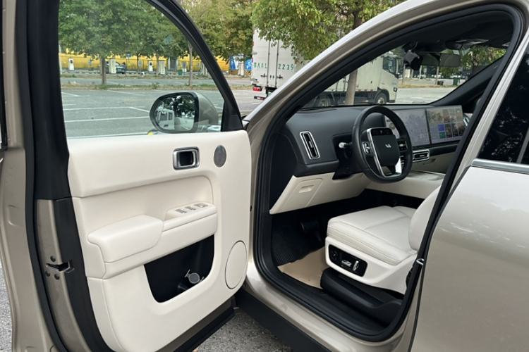 Used Li Auto L8 2024 Max Interior 4