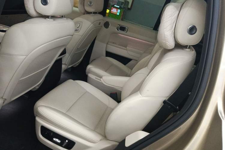 Used Li Auto L8 2024 Ultra Model Interior 4