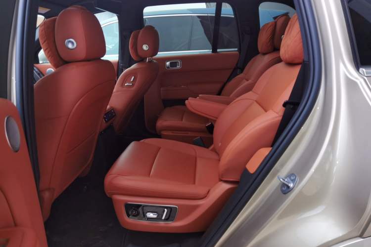 Used Li Auto L8 2024 Ultra Model Interior 4