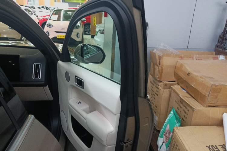Used Li Auto L8 2024 Ultra Model Interior 5