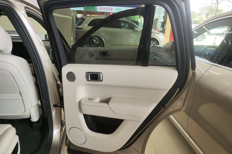 Used Li Auto L8 2024 Ultra Model Interior 6