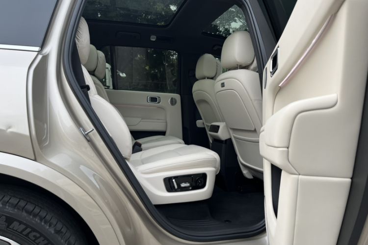 Used Li Auto L8 2024 Max Interior 7