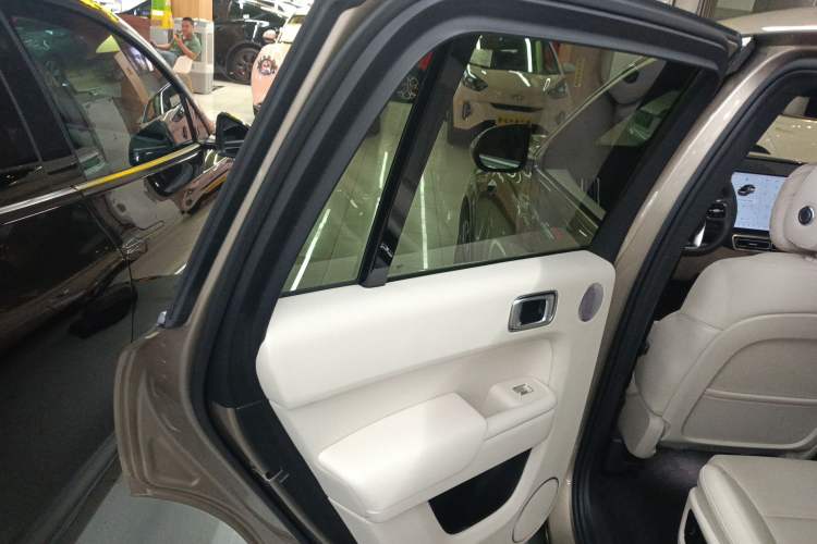 Used Li Auto L8 2024 Ultra Model Interior 8
