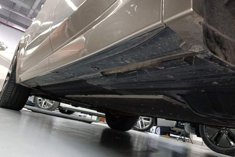 Used Li Auto L8 2024 Ultra Model Left Side Sill