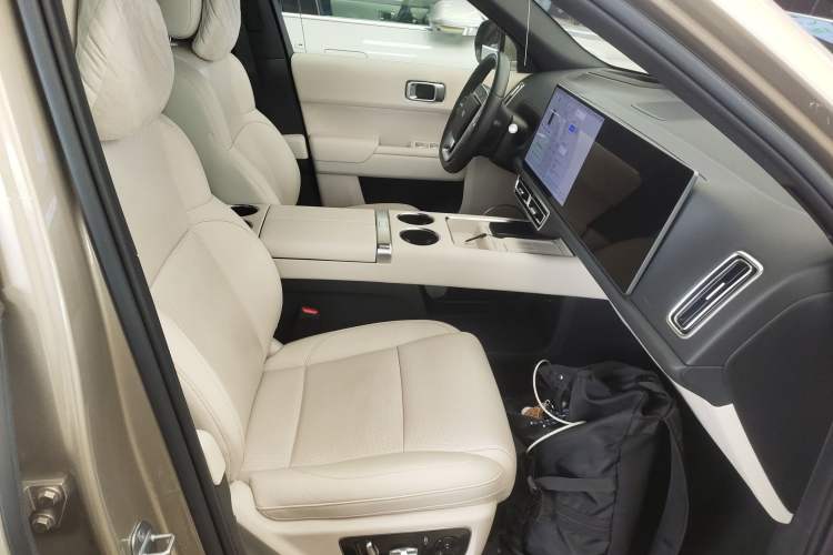 Used Li Auto L8 2024 Ultra Model Right Front Seat