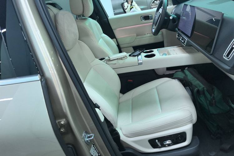 Used Li Auto L8 2024 Max Right Front Seat