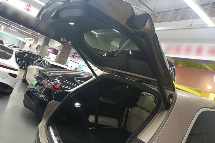 Used Li Auto L8 2024 Ultra Model Trunk