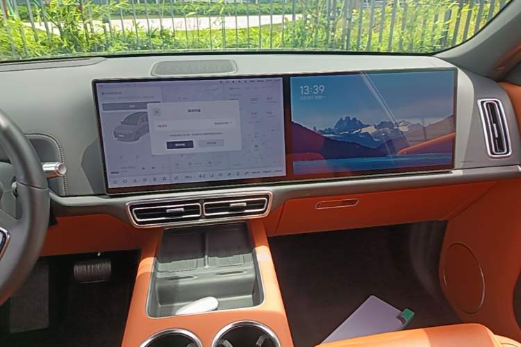 Used Li Auto L8 2024 Max Audio And AC Panel