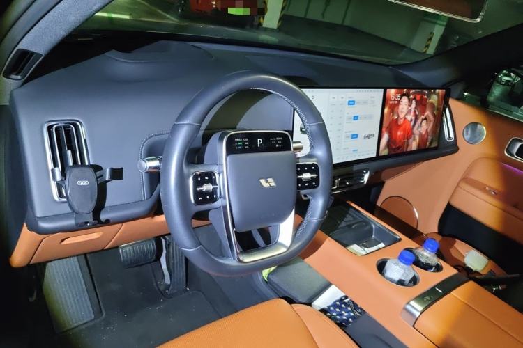 Used Li Auto L8 2024 Max Center Console