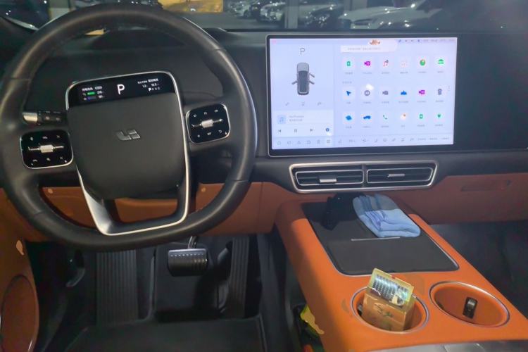 Used Li Auto L8 2024 Ultra Model Center Console