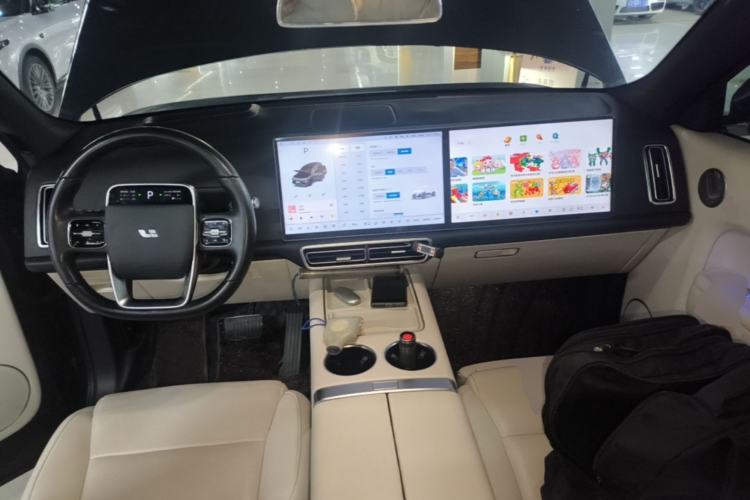 Used Li Auto L8 2024 Pro Model Center Console
