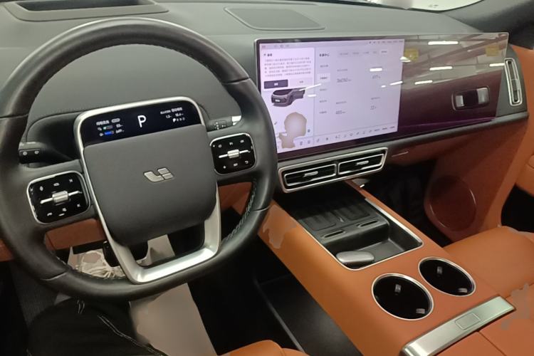 Used Li Auto L8 2024 Pro Model Center Console