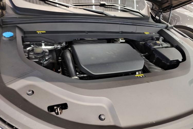 Used Li Auto L8 2024 Ultra Model Engine Bay