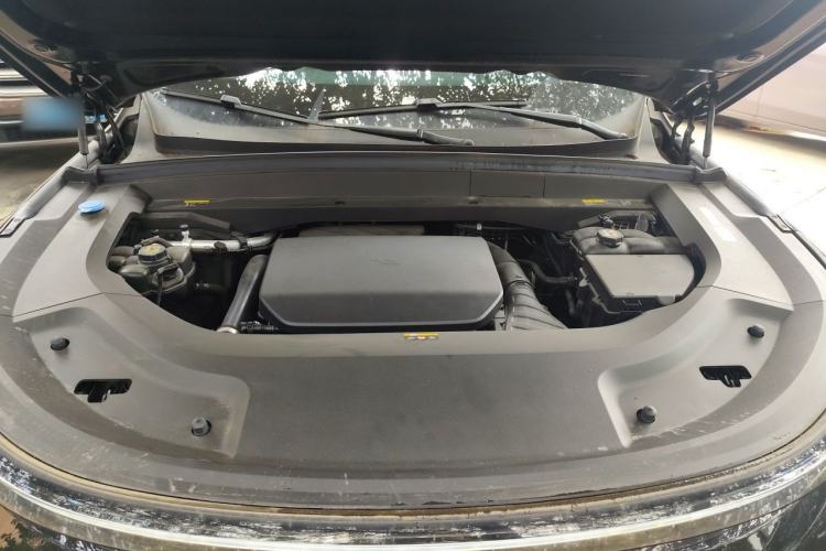 Used Li Auto L8 2024 Pro Model Engine Bay
