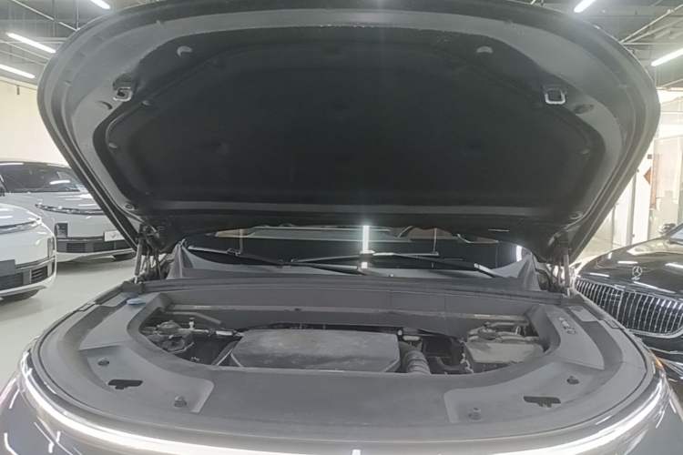 Used Li Auto L8 2024 Max Engine Bay