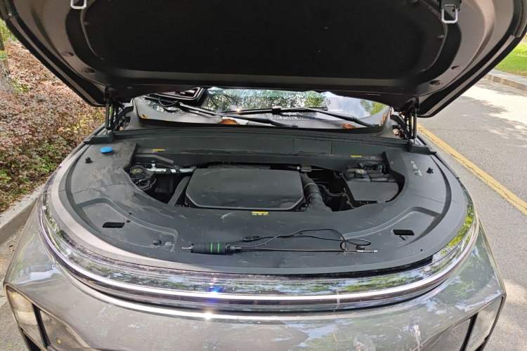 Used Li Auto L8 2024 Max Engine Bay