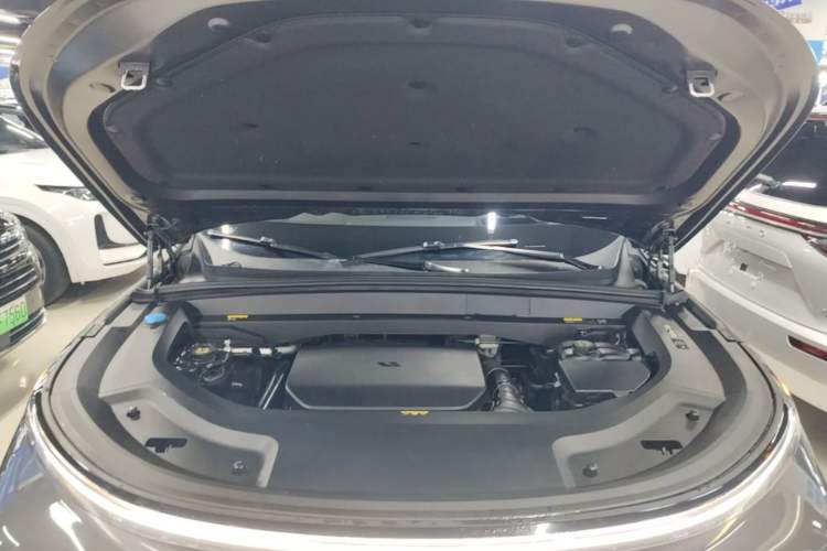 Used Li Auto L8 2024 Ultra Model Engine Bay