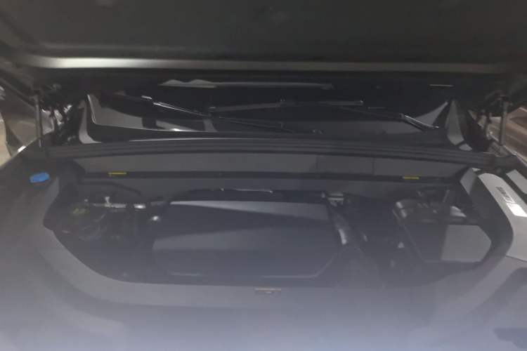 Used Li Auto L8 2024 Ultra Model Engine Bay