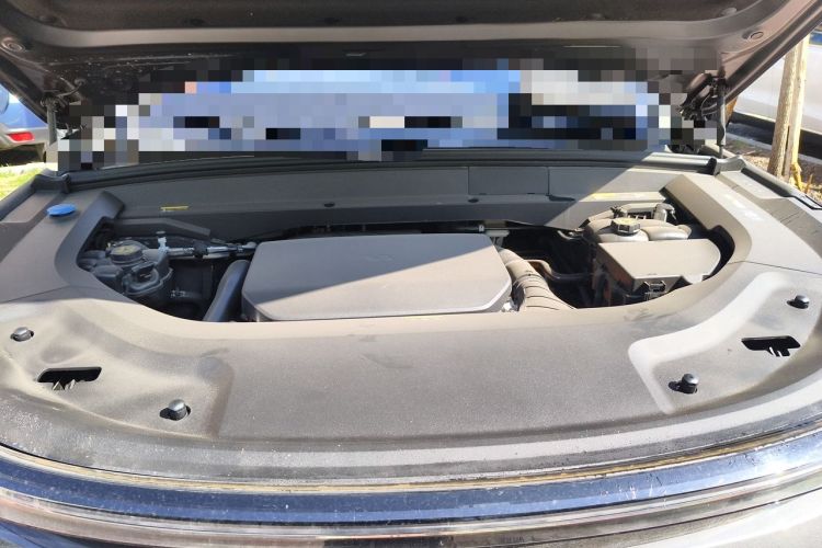 Used Li Auto L8 2024 Ultra Model Engine Bay