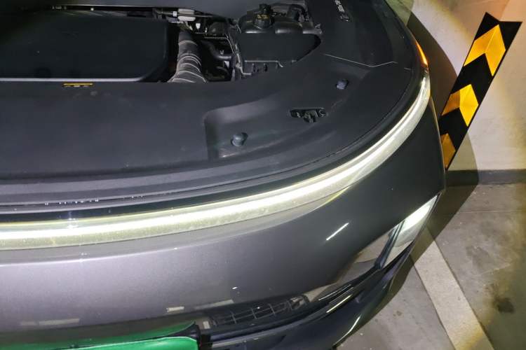 Used Li Auto L8 2024 Max Engine Bay Left