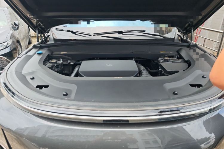Used Li Auto L8 2024 Pro Model Engine Bay
