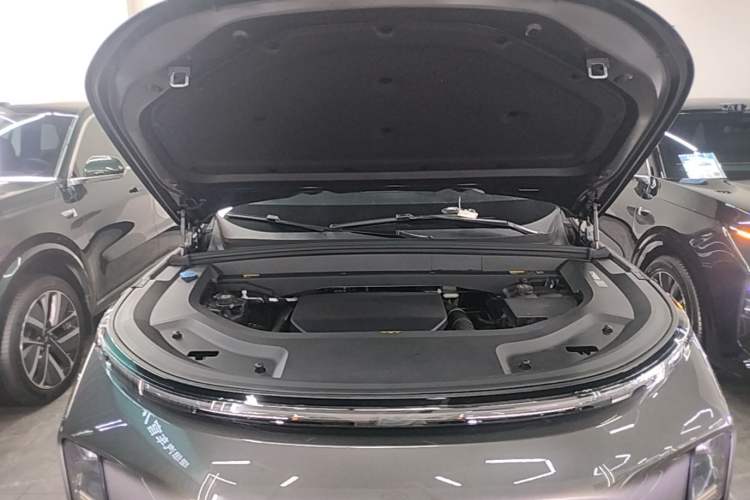 Used Li Auto L8 2024 Max Engine Bay