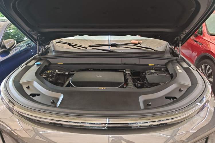 Used Li Auto L8 2024 Ultra Model Engine Bay
