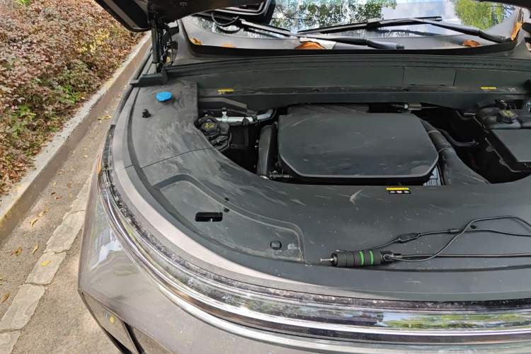 Used Li Auto L8 2024 Max Engine Bay Right